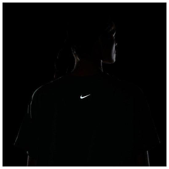 Nike Γυναικεία κοντομάνικη μπλούζα One Relaxed Dri-FIT Short-Sleeve Top Nike Γυναικεία κοντομάνικη μπλούζα One Relaxed Dri-FIT Short-Sleeve Top
